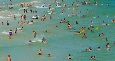 PR Photo of Gulf beachgoers from BP's website