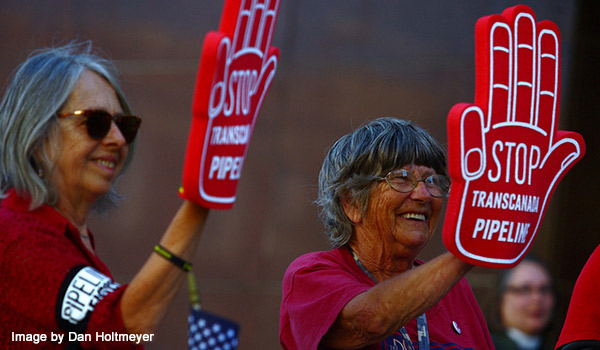 Giving the Cornfinger - image by Dan Holtmeyer