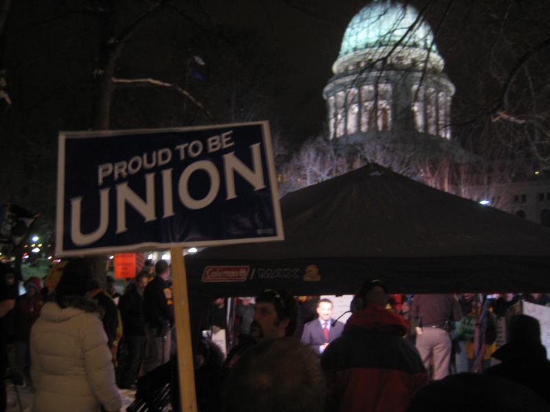 Wisconsin State Capitol at night